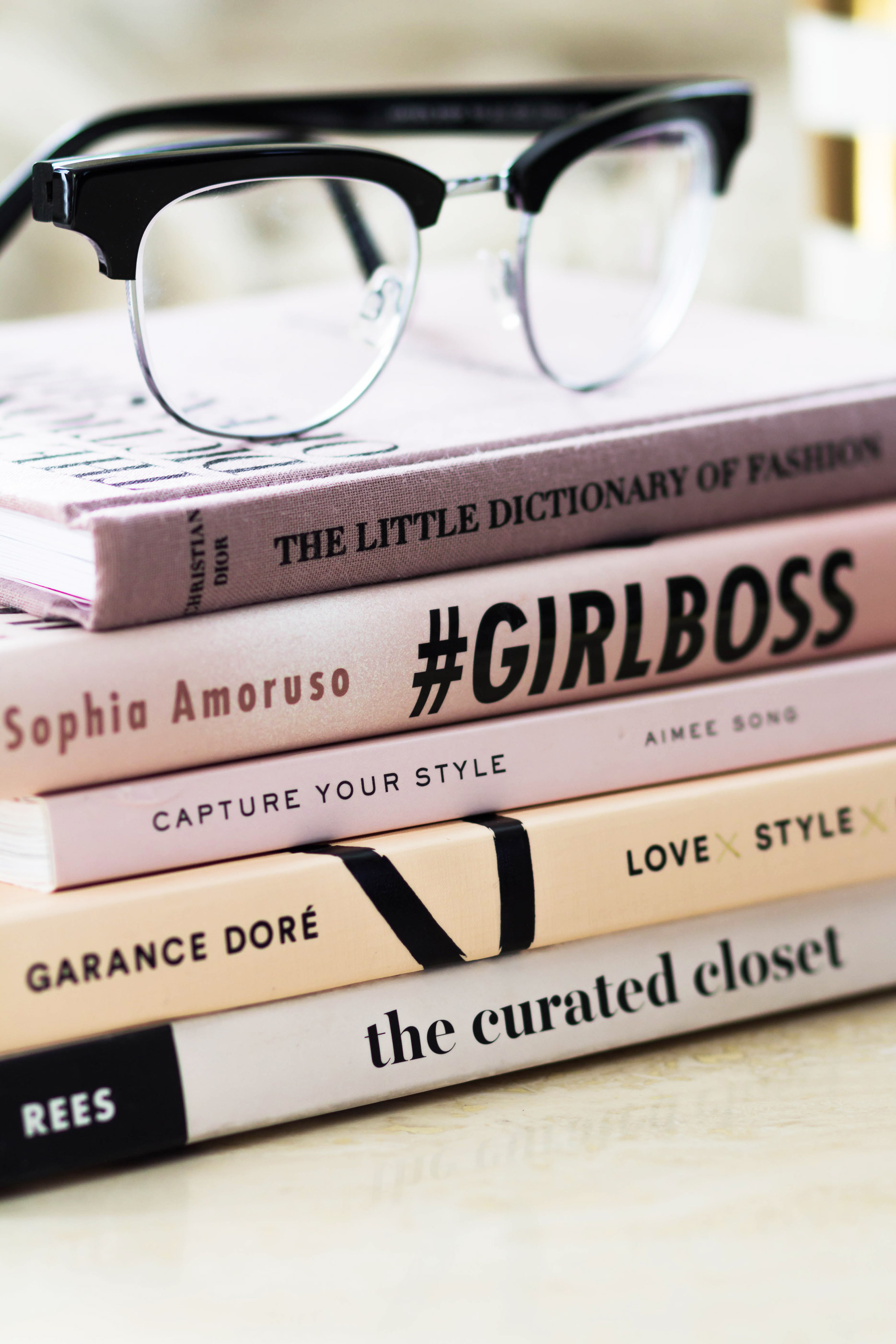 5 Books Every Girl Boss Should Read